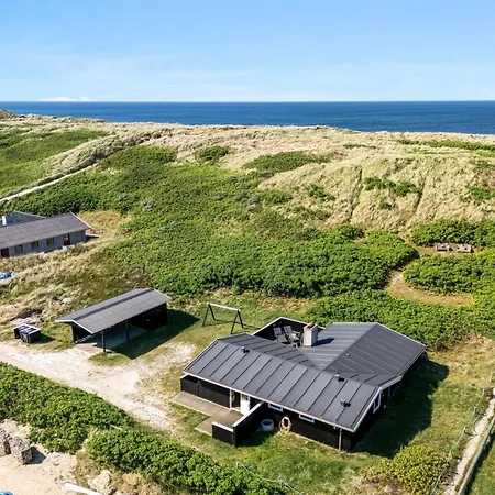 Lill - 50m From The Sea By Interhome