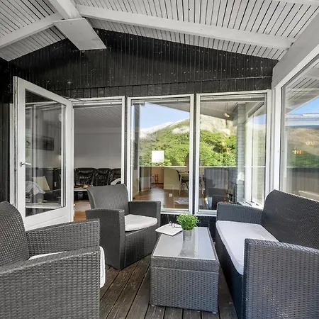 Lill - 50m From The Sea By Interhome *
