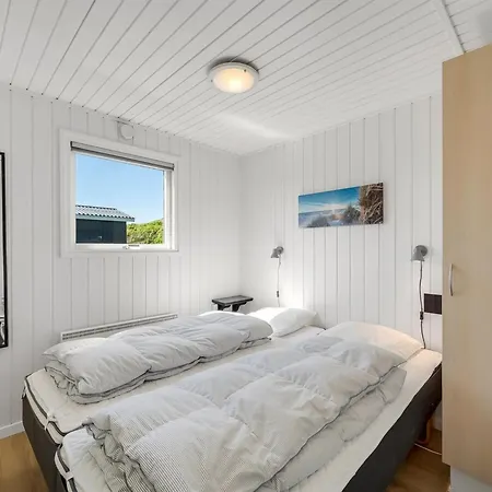 Lill - 50m From The Sea By Interhome